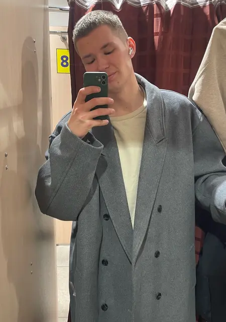 Я Вадим, 18, из Парижа, ищу знакомства без обязательств