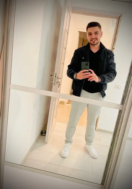Cristian из Бухареста, мне 31, познакомлюсь для открытые отношения