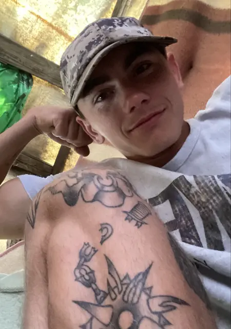 Я Коля, 18, знакомлюсь для постоянных отношений в Вознесенске