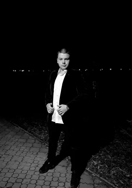 Илья из Днепра, мне 19, познакомлюсь для приятного времяпровождения