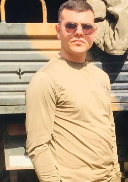 Я Mert, 23, знакомлюсь для общения в Балыкесире