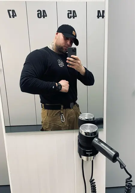 Я Vlad, 26, знакомлюсь для общения в Сарнах