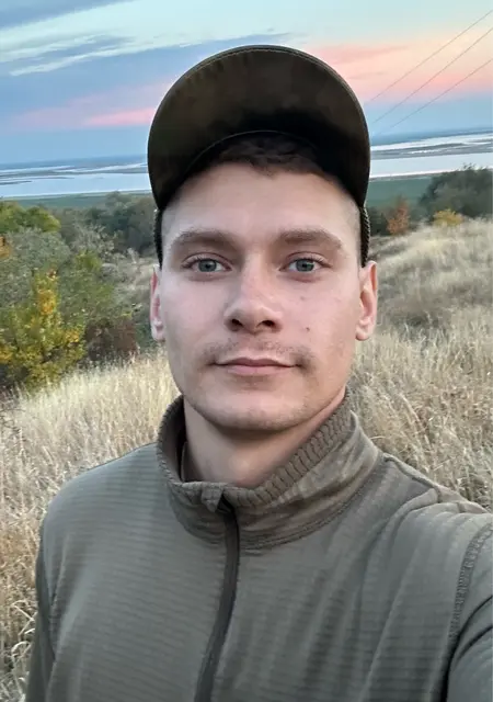 Илья из Киева, мне 26, познакомлюсь на одну ночь