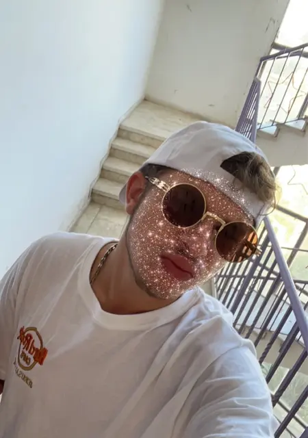 Darius из Решицы, мне 20, познакомлюсь на одну ночь