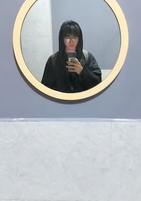 Я Olzhik, 19, из Астаны, ищу знакомства без обязательств