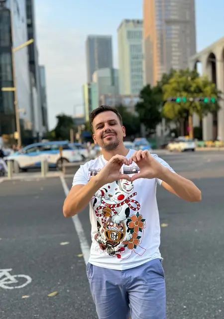 Я Alexander, 35, знакомлюсь без обязательств в Пхукете