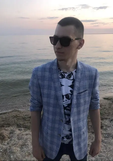 Anton из Киева, мне 25, познакомлюсь без обязательств