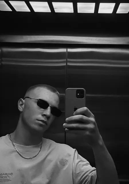 Artur из Киева, мне 20, познакомлюсь на одну ночь