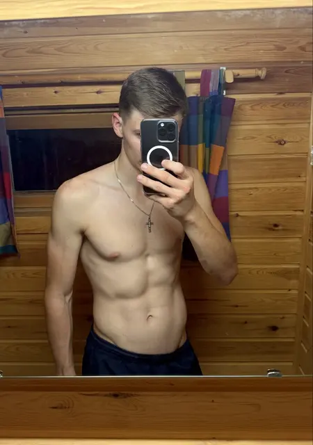 Я Oleksandr, 21, из Таллина, ищу знакомство для вирта