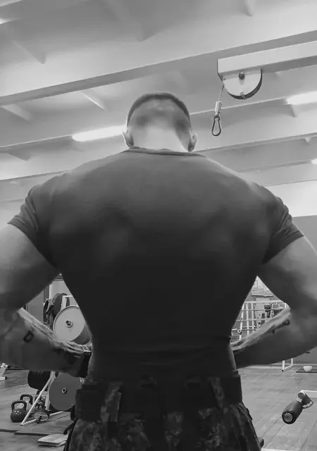 Я Tomas, 29, из Шымкента, ищу знакомства без обязательств