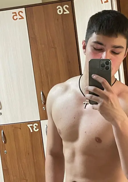 Паша з Чернівців, шукаю на сайті відкриті стосунки