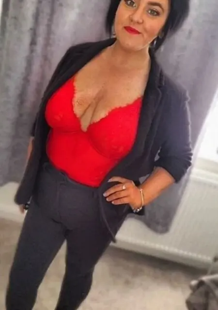 Sarah из Лондона, мне 34, познакомлюсь