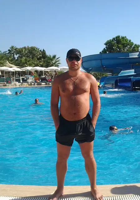 Саша из Гомеля, мне 40, познакомлюсь на одну ночь