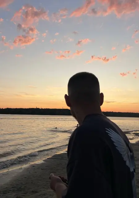 Я Vladislav, 22, из Сум, ищу знакомство для приятного времяпровождения