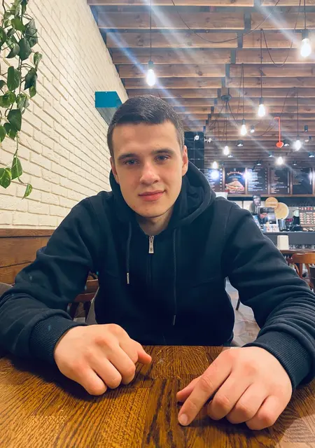 Я Кирил, 20 років з Києва, шукаю знайомство для спілкування