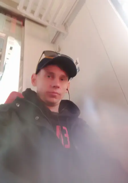 Dominic из Горишних Плавней, мне 25, познакомлюсь на одну ночь