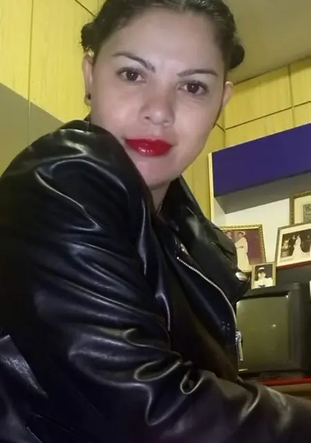 Я Lmm, 42, из Мадрида, ищу знакомство