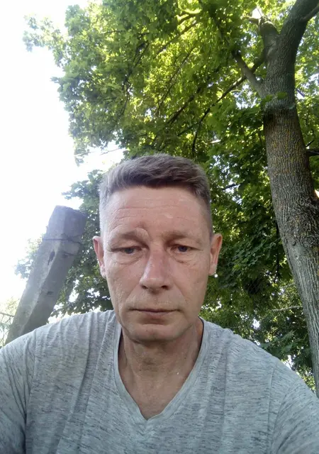 Валерий из Ивано-Франковска, ищу на сайте знакомства без обязательств