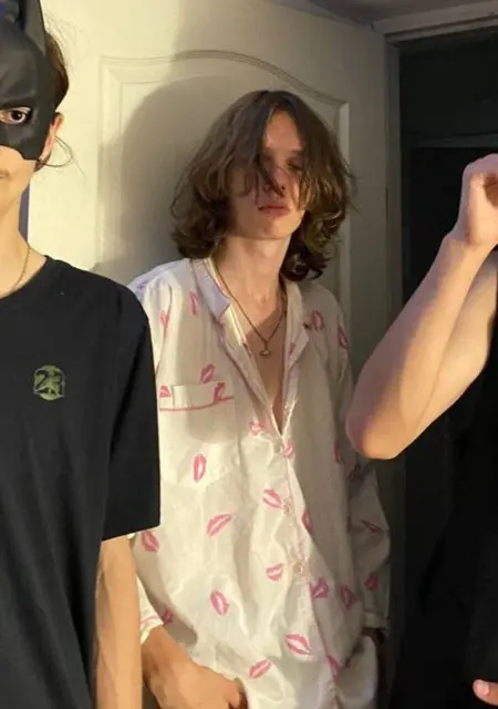 Денис з Тернополя, мені 19 років, познайомлюсь для приємного проведення часу