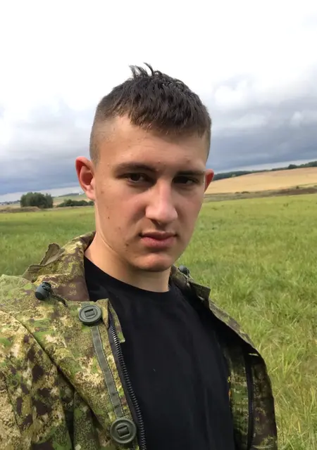 Я Владислав, 24, из Солигорска, ищу знакомства на одну ночь