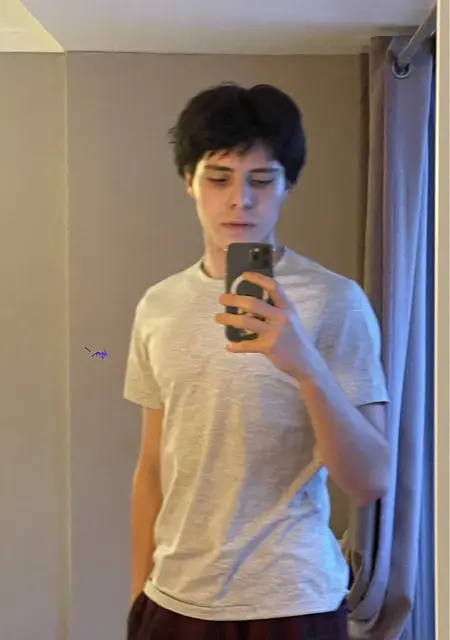 Я Mago, 18, из Парижа, ищу знакомства на одну ночь