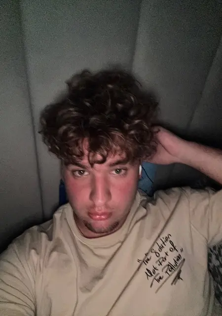 Діма из Черновцов, ищу на сайте приятное времяпровождение