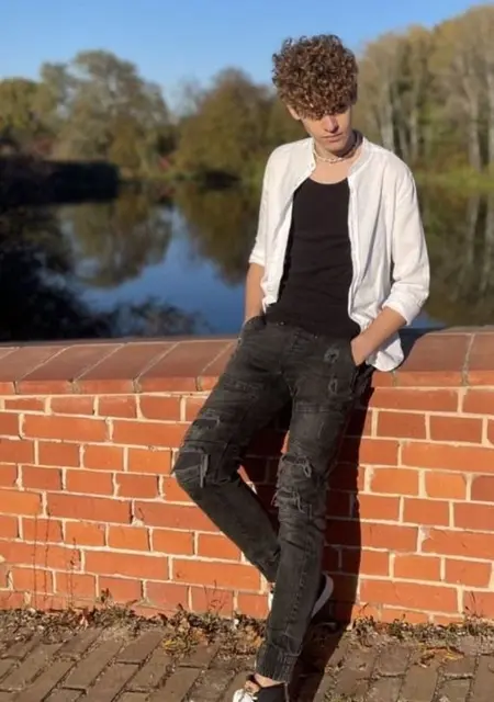 Dominik из Варшавы, мне 18, познакомлюсь