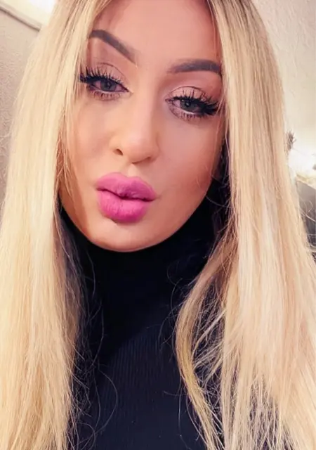 Я Tsaria, 27, из Берлина, ищу знакомства на одну ночь