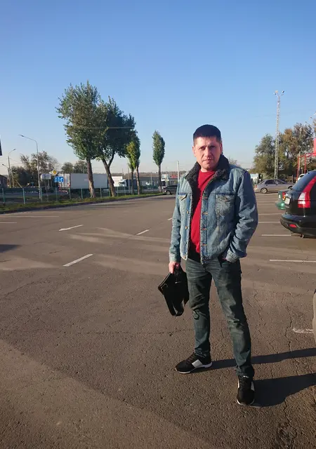 Дима з Ясинувата, шукаю на сайті знайомства без зобов'язань