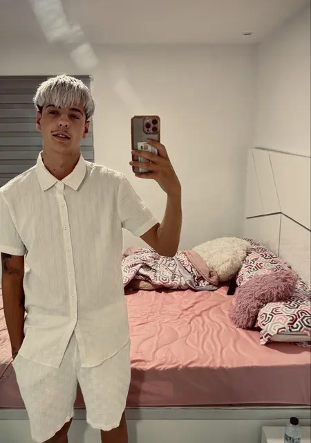 Я Miguel, 19, знакомлюсь на одну ночь в Мадриде