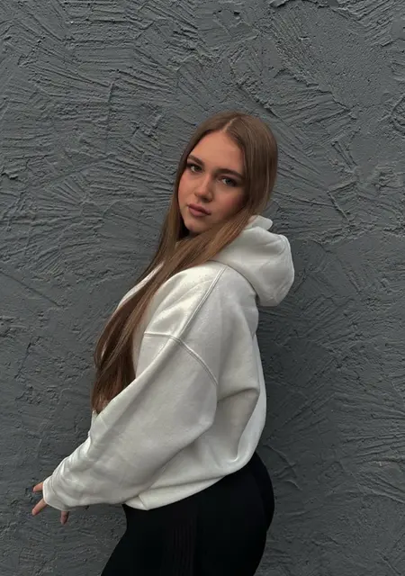 Я Вика, 19, знакомлюсь на одну ночь в Штайнхайм-на-Муре