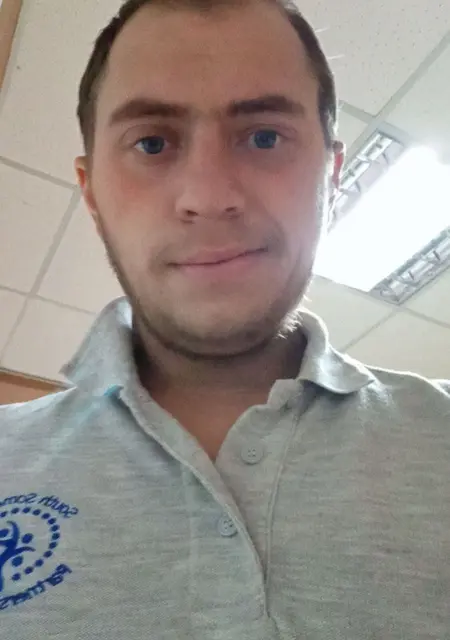 Я Олександр, 26, знакомлюсь на одну ночь в Черновцах