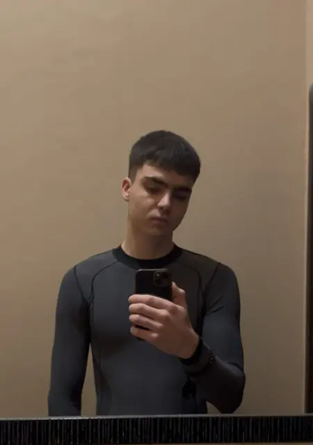 Я Егор, 18, знакомлюсь для открытые отношения в Сумах