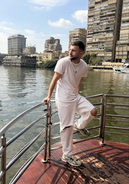 Наири из Берлина, ищу на сайте знакомства на одну ночь