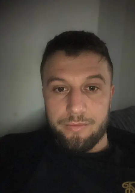 I'm Gio, 32, looking to meet for long-term in Blackpool