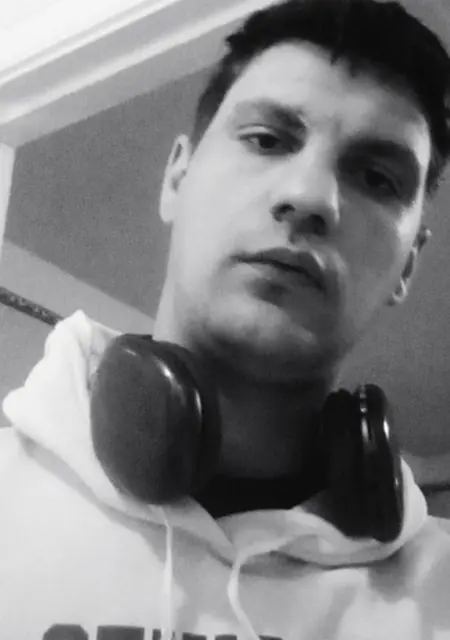 Я Андрей, 33, из Ташкента, ищу знакомства без обязательств