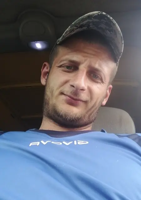 Едуард из Мукачева, ищу на сайте открытые отношения