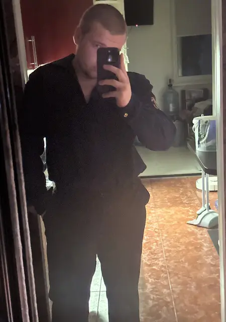 Максим з Одеси, мені 21 років, познайомлюсь на одну ніч