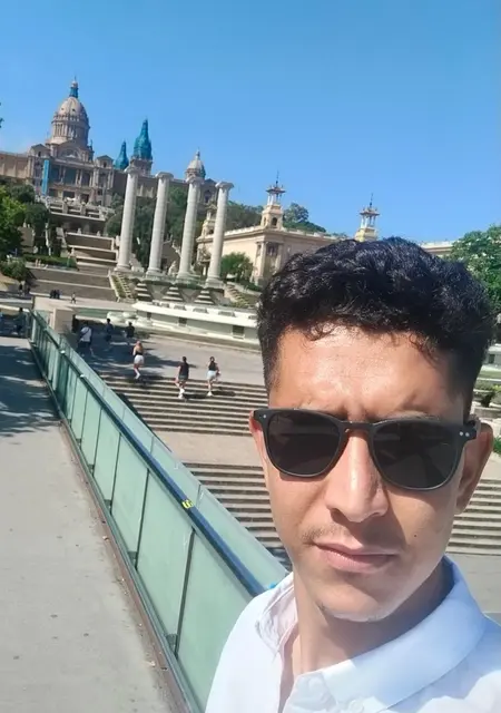 Soy Ismail, 28 años, conociéndome para lío de una noche en Madrid