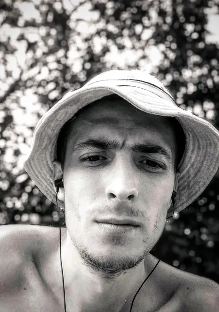 Я Юрий, 30, из Константиновки, ищу знакомства без обязательств