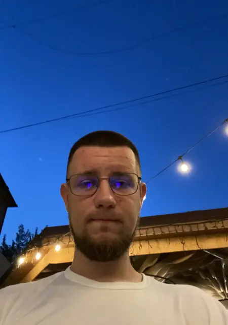 Кирил из Ужгорода, ищу на сайте знакомства на одну ночь