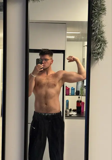 Max de Madrid, tengo 23 años, listo para conocer para lío de una noche