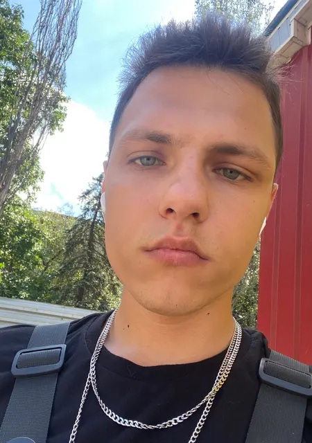 Я Саша, 23 років, знайомлюсь для дружби у Горлівці