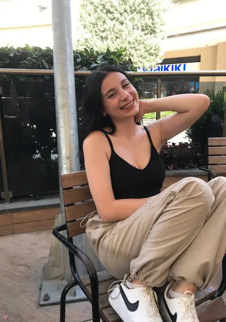 Gizemguven из Стамбула, мне 20, познакомлюсь на одну ночь
