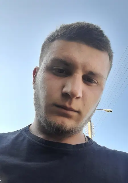 Артем из Черкасс, ищу на сайте знакомства на одну ночь