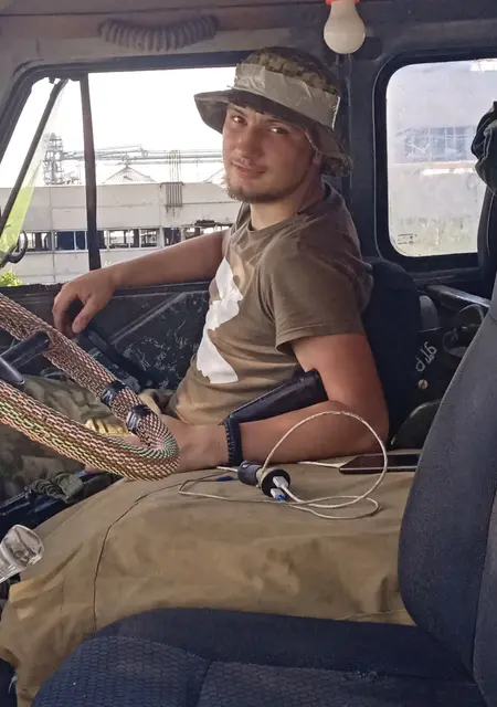 Я Вася, 25, из Донецка, ищу знакомства без обязательств