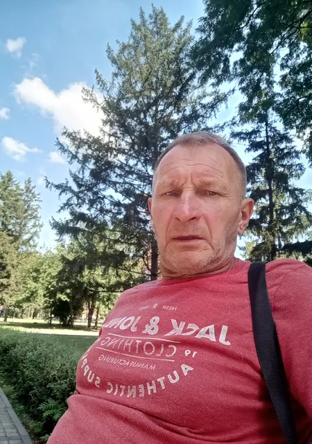 Геннадий из Львова, мне 63, познакомлюсь на одну ночь