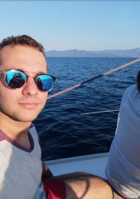 Я Akatwv, 26, из Афин, ищу знакомство