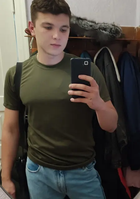 Андрей из Звенигородки, мне 25, познакомлюсь на одну ночь