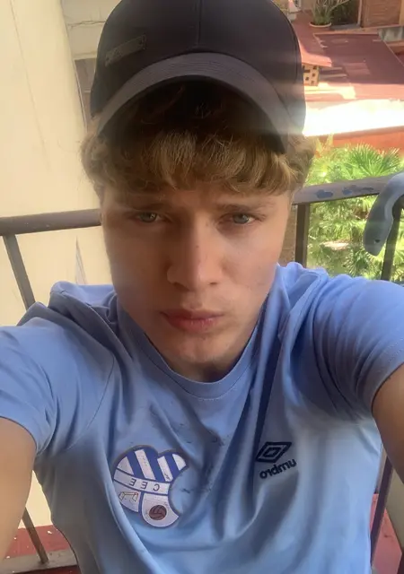 Junior de Bañolas, busco en el sitio lío de una noche